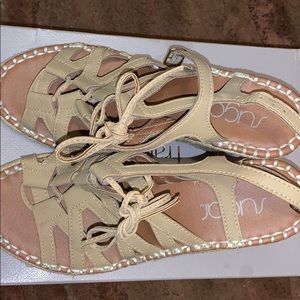 TAN WEDGES SIZE 5/6